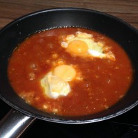 Eier in Tomatensauce