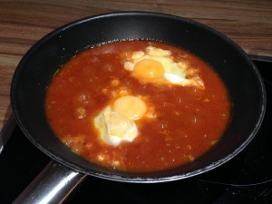 Eier in Tomatensauce