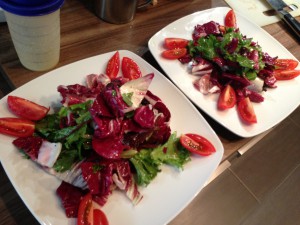 Salat mit gebratenen Pilzen und Schrimps