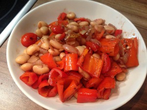 Salat mit Weißen Bohnen und Paprika